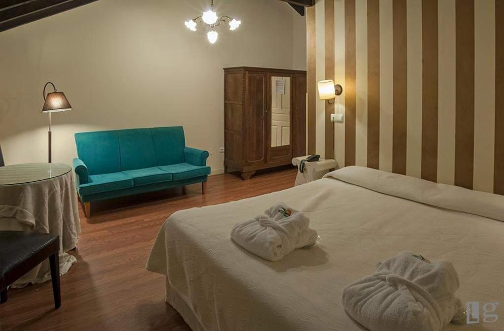 Posada Torre Del Milano Comillas Εξωτερικό φωτογραφία